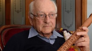 Tongan taboo for touching king's head brings foreign church minister to perform coronation